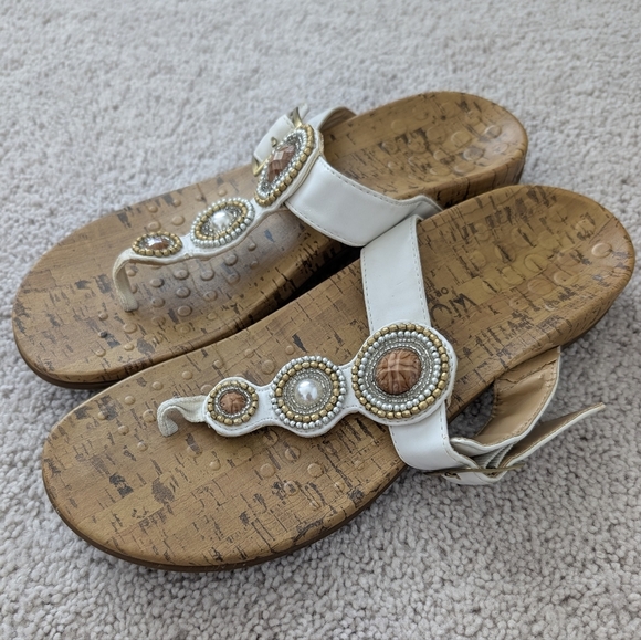 Vionic Adelie White Beaded Thong Comfort Orthotic Sandals Flip Flop Slides Sz 9 - Picture 2 of 10